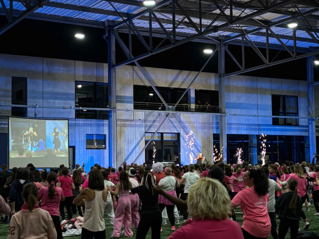 Zumba Octobre Rose au Stade Rochelais éclairée par Elec Expo