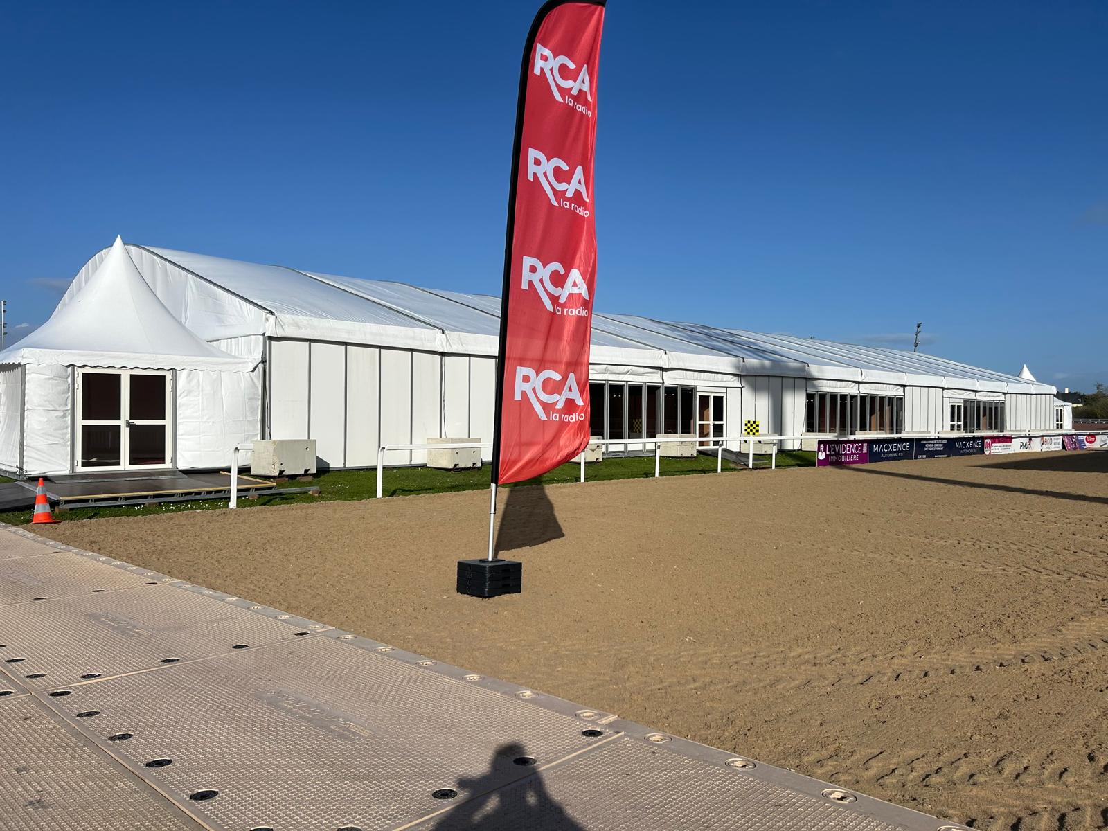 Distribution électrique Salon Habitat Pornichet – installation des stands