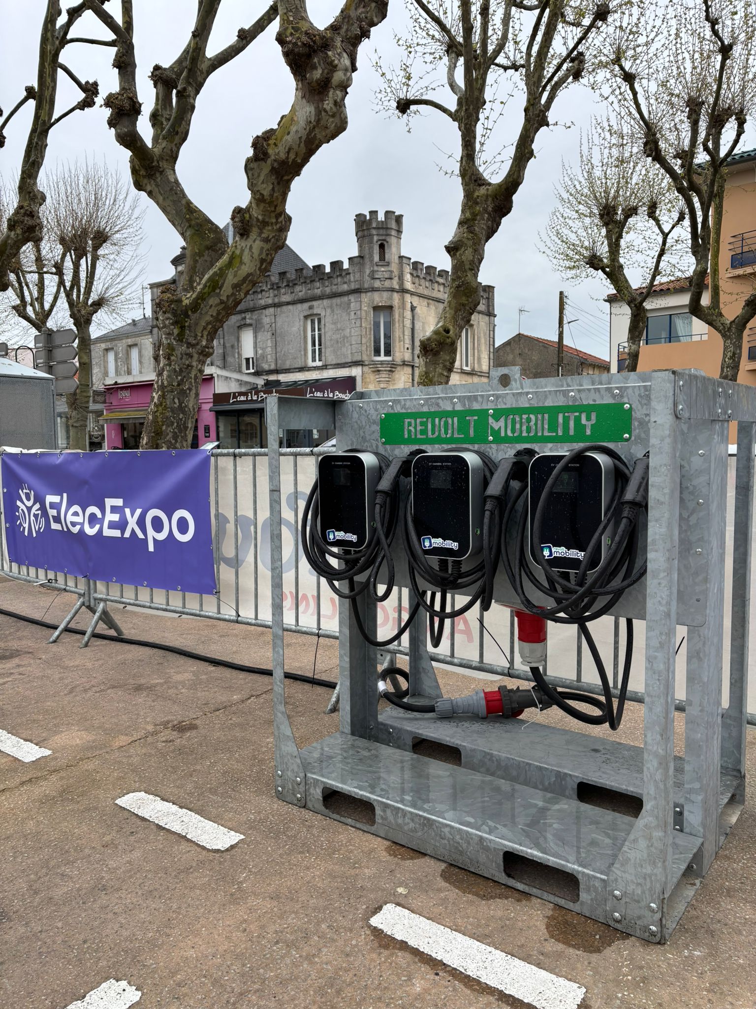 Bornes recharge événement Châtelaillon-Plage – distribution électrique et éclairage