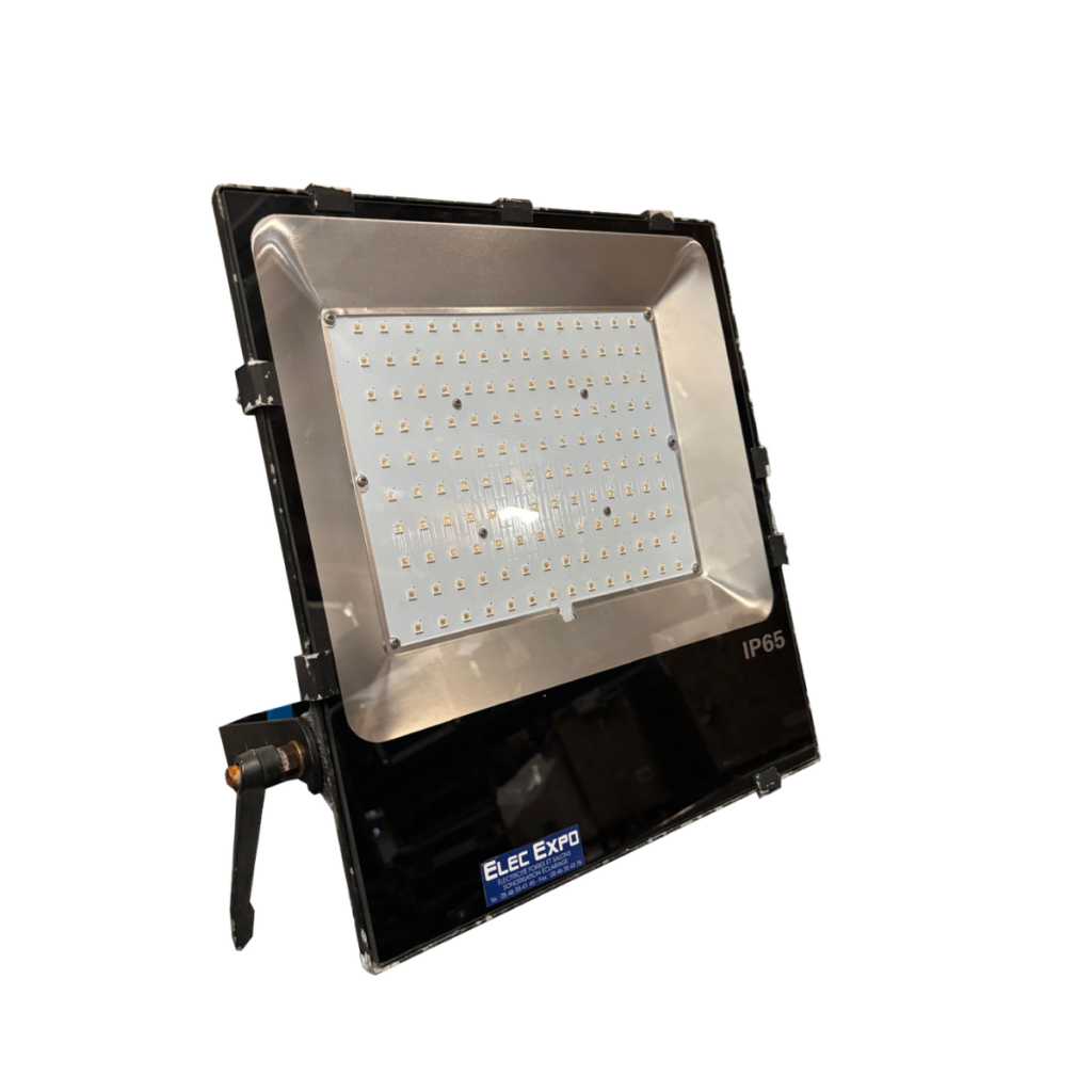 Projecteur LED carré noir IP65 pour éclairage extérieur